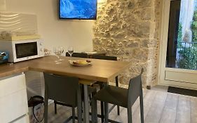 4* Posta / Butiga Couples Only Apartments